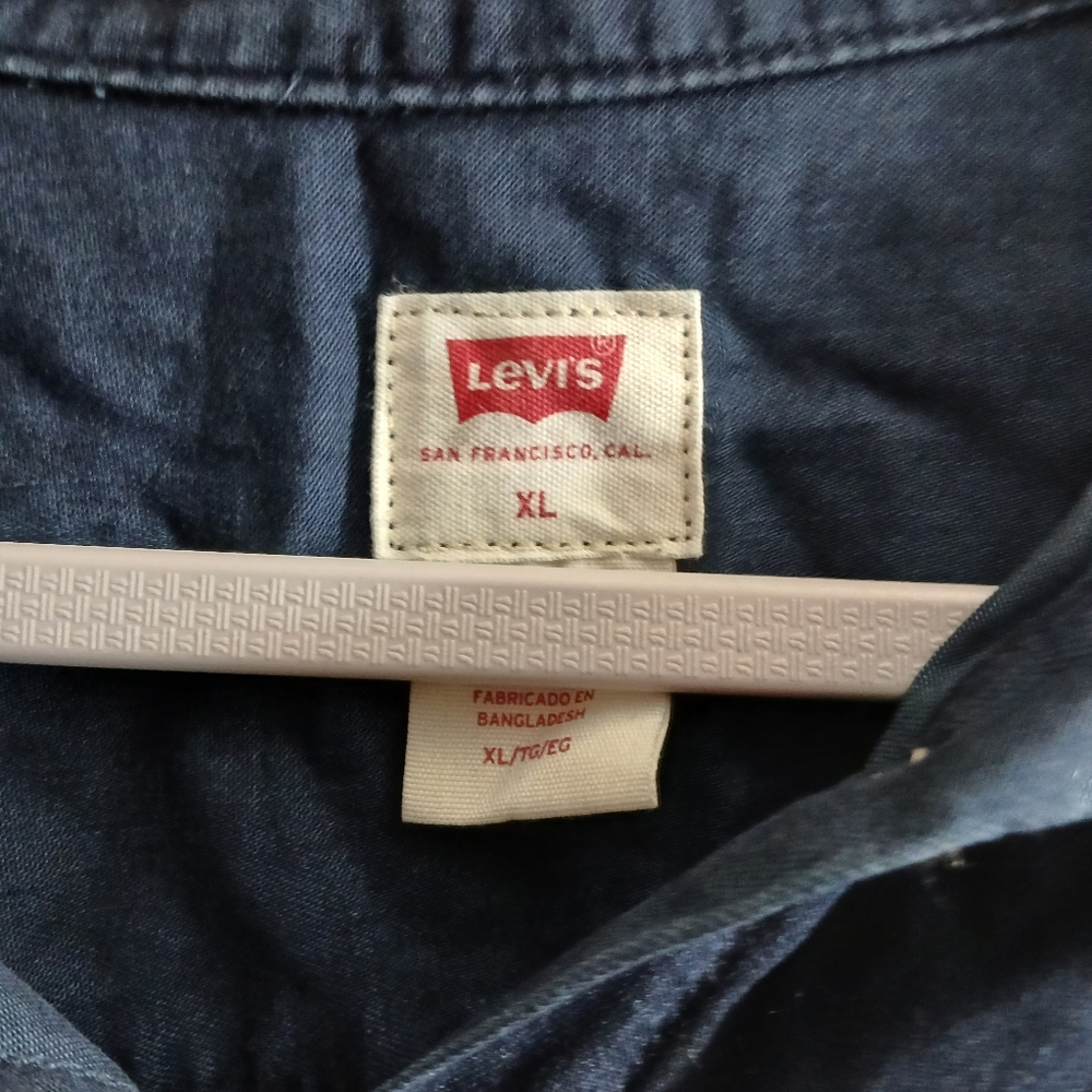 Levi's Women's Dark Blue Button Down Shirt, XL - Picture 2 of 3